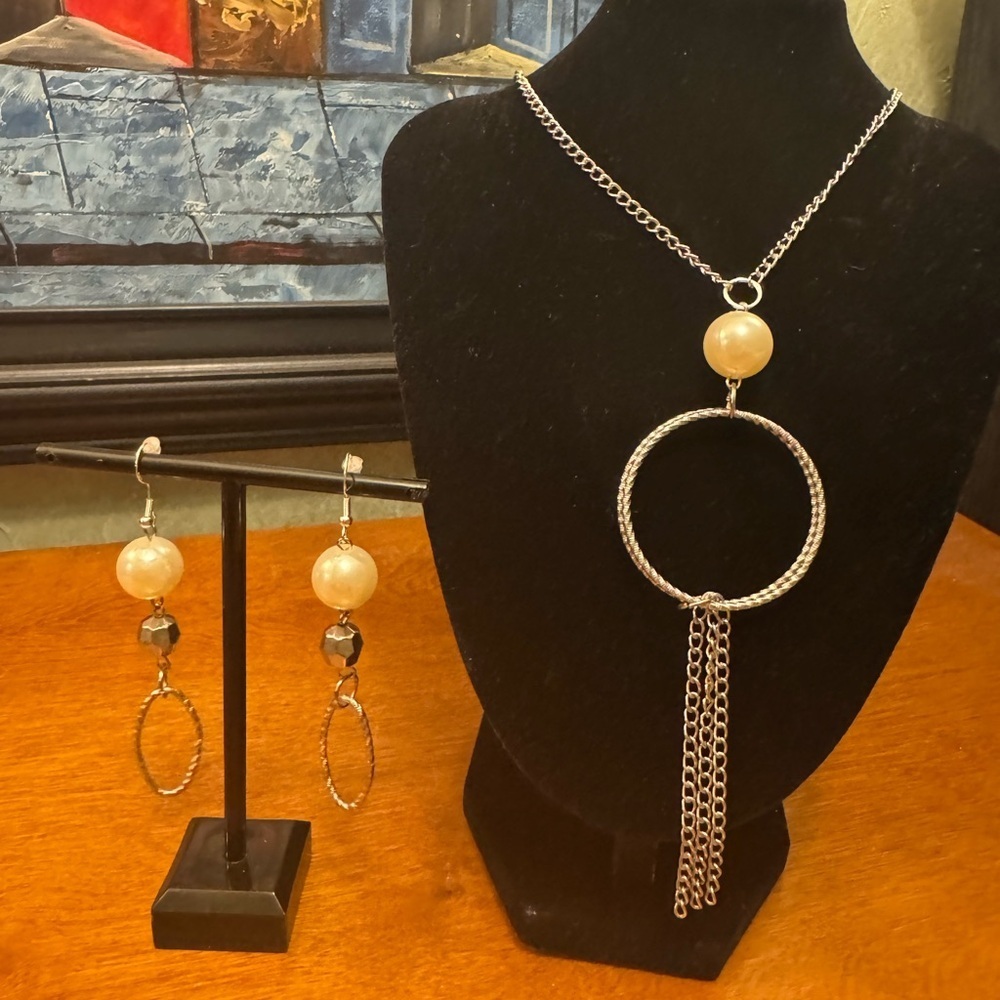 Silver-Tone Pearl Accent Pendant Necklace & Earring Set